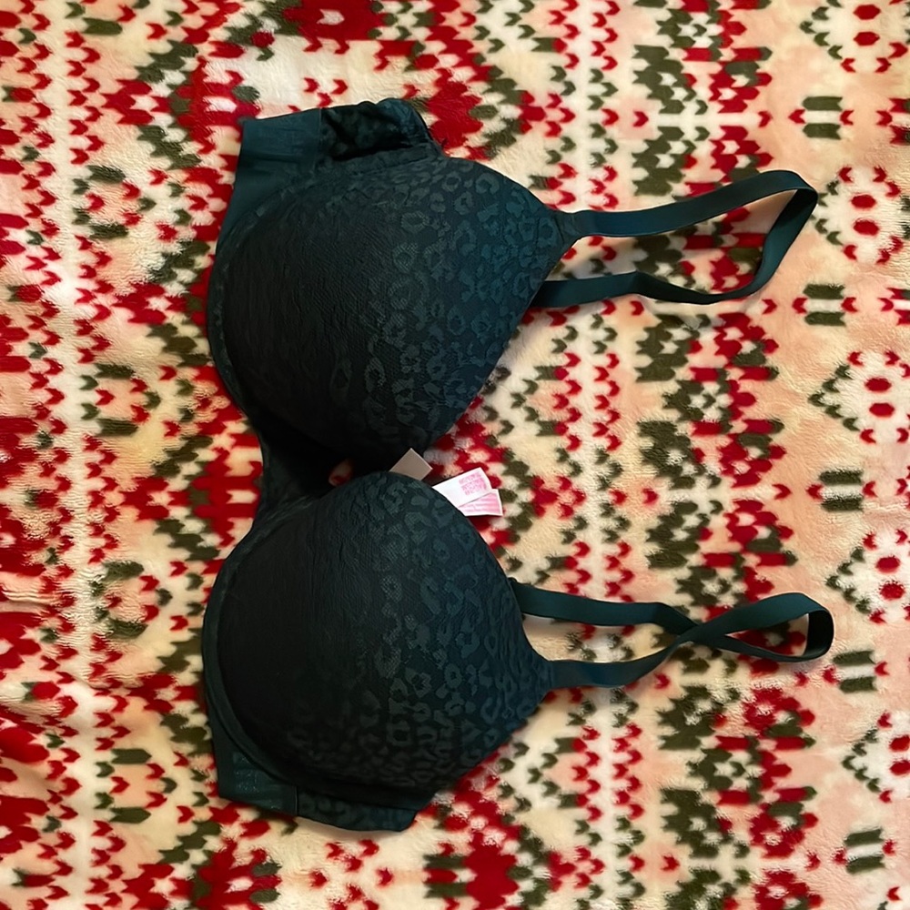 Green lace bra